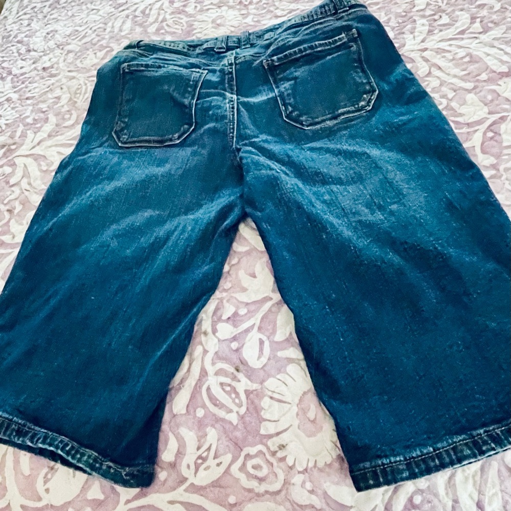 Woman!s denim Bermuda shorts